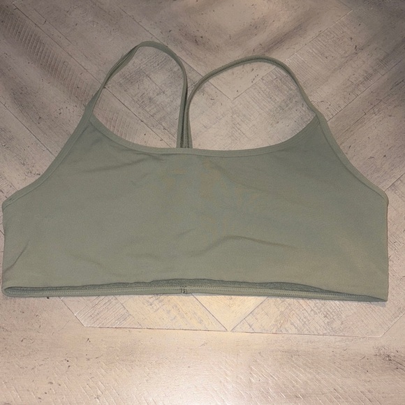 Vuori Other - Vuori Sage Green Activewear Top
